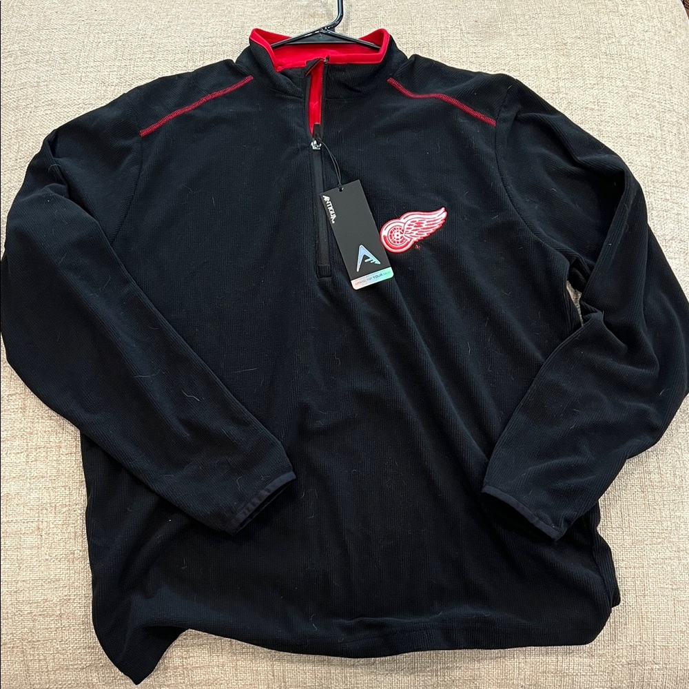 NWT Detroit Red Wings Fleece